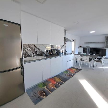 Newly Reformed 2 Bedroom Apartment In The Center Of Los Cristianos Los Cristianos  Exterior foto