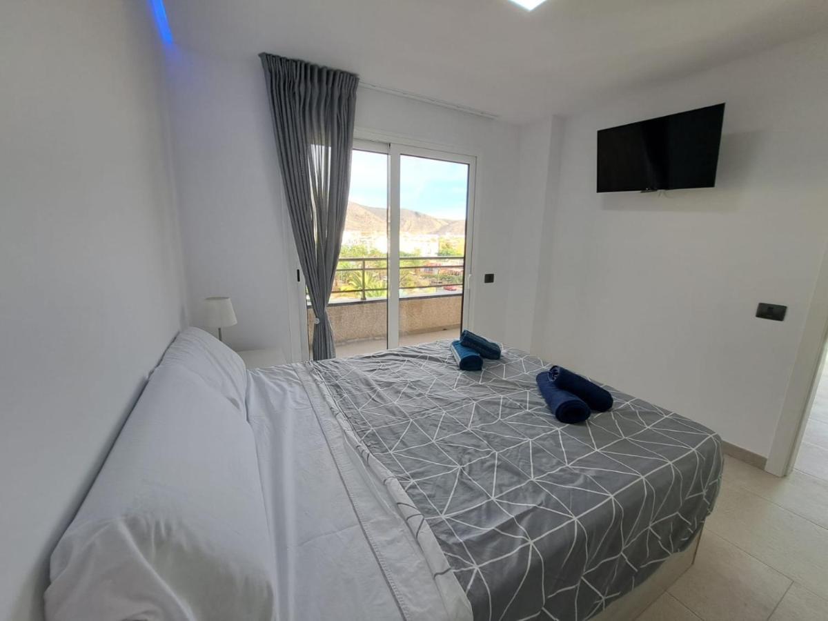 Newly Reformed 2 Bedroom Apartment In The Center Of Los Cristianos Los Cristianos  Exterior foto
