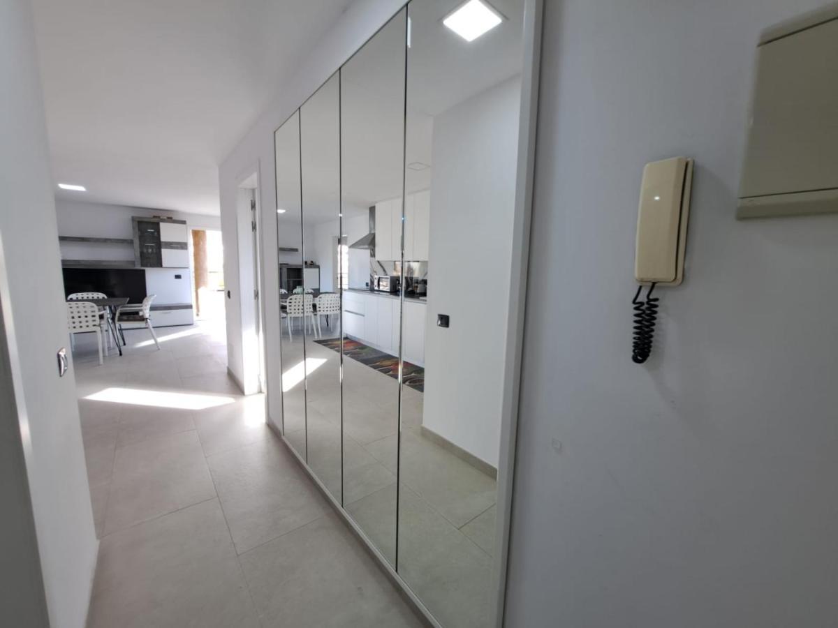 Newly Reformed 2 Bedroom Apartment In The Center Of Los Cristianos Los Cristianos  Exterior foto