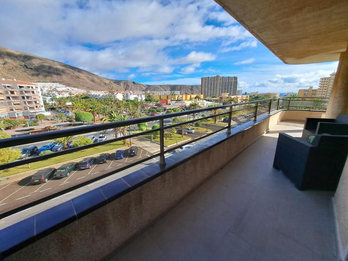 Newly Reformed 2 Bedroom Apartment In The Center Of Los Cristianos Los Cristianos  Exterior foto