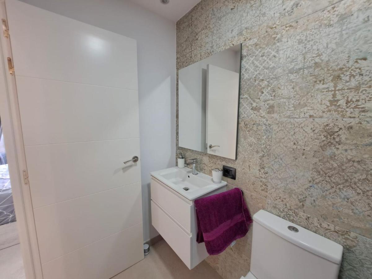 Newly Reformed 2 Bedroom Apartment In The Center Of Los Cristianos Los Cristianos  Exterior foto