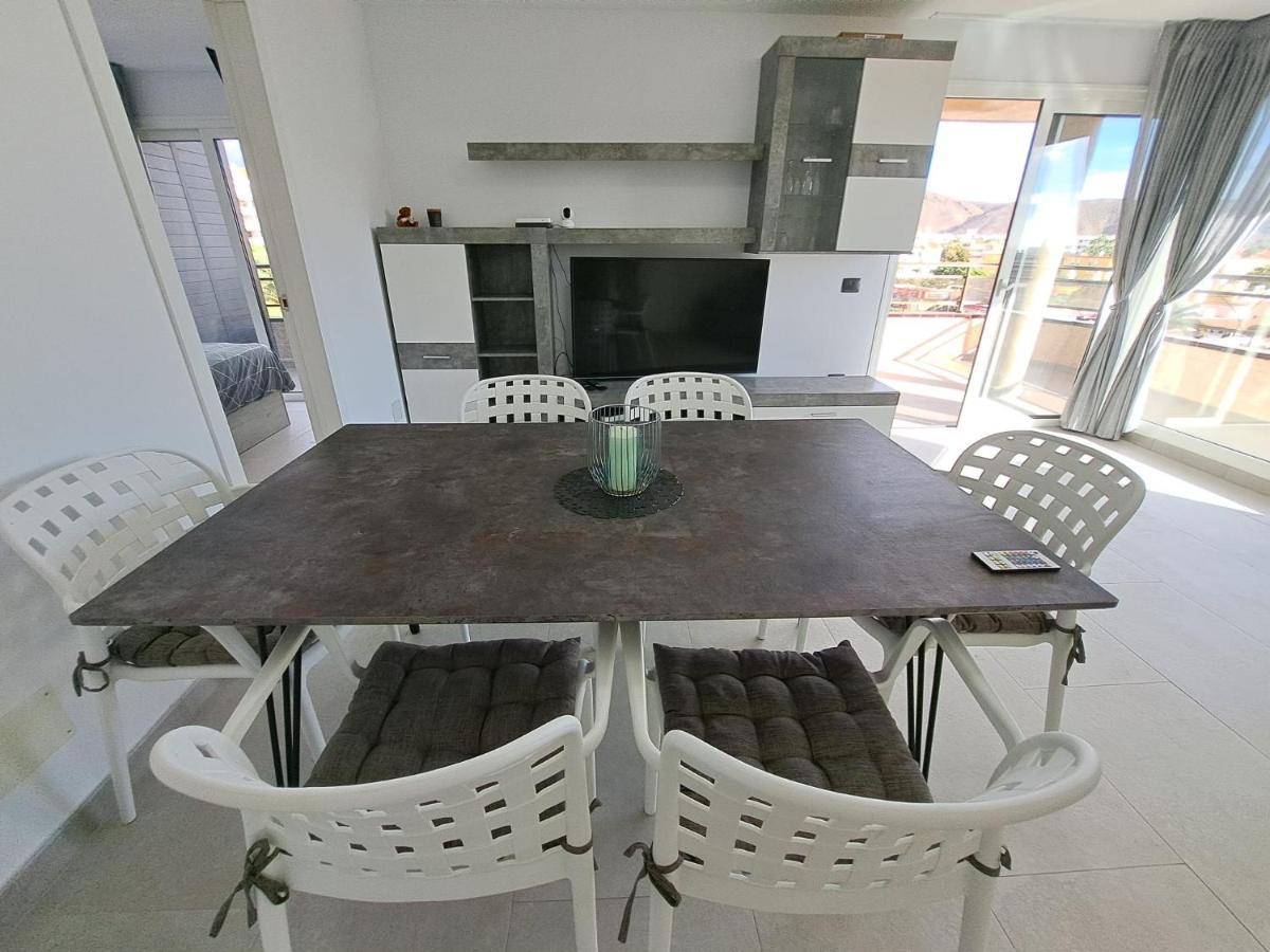 Newly Reformed 2 Bedroom Apartment In The Center Of Los Cristianos Los Cristianos  Exterior foto
